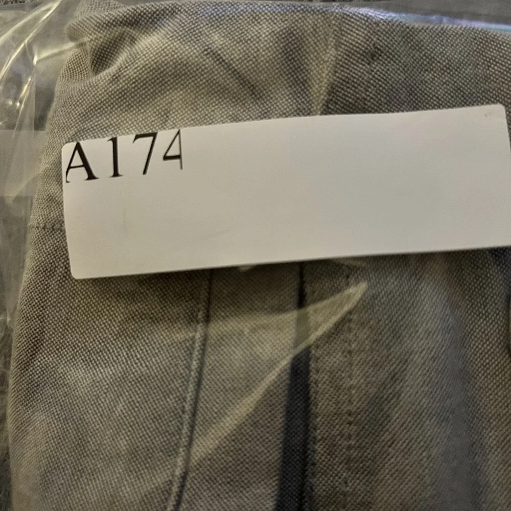 Lululemon Commission Shorts Men 38 x 11 Light Gray Chino Casual Summer Logo